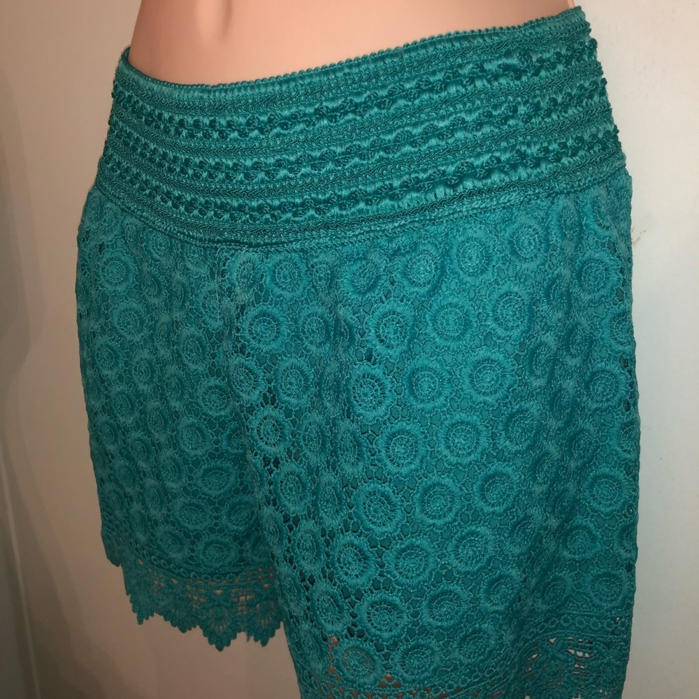 BEAUTIFUL AQUA SUMMER LACE SHORTS MEDIUM - Picture 3 of 6